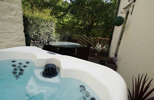 Brecon House | Brecon Mill - Three Bedroom House, Sleeps 4