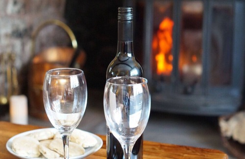 Brecon House | Brecon Mill - Three Bedroom House, Sleeps 4