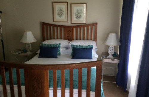 Kidd's Beach Bed & Breakfast | Breeze Inn Guesthouse