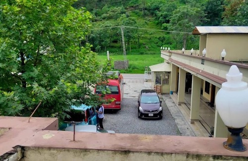 Tranna Hotel | Breeze Inn Hotel & Restaurant