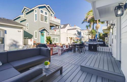 Mission Beach House | Breezy Bayside Cottage