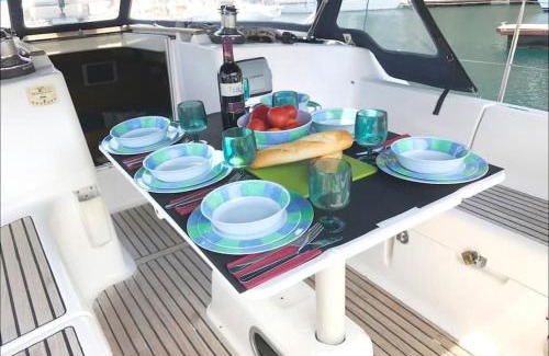 Santa Cruz de Tenerife Boat Rental | Brego, Velero para alojamiento