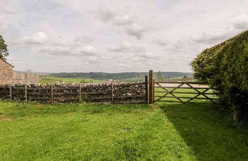 Over Haddon Cottage | Brendan