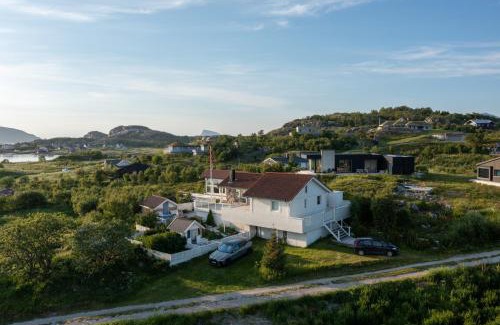 Botnhamn House | Brensholmen Beach House