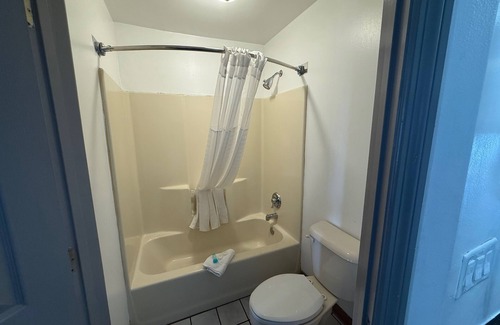 Roanoke Rapids Hotel | Brentwood Inn & Suites