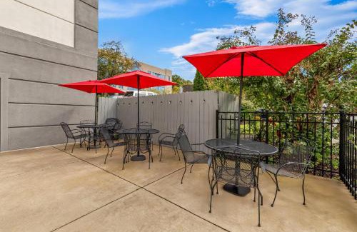 Brentwood Hotel | Brentwood Suites Nashville, an Ascend Collection Hotel