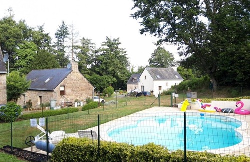 Langoelan House | -Breton hamlet 20 persons-