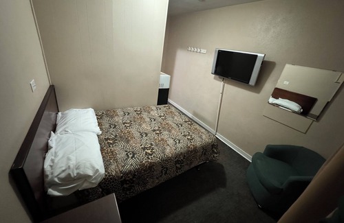 Breton Hotel | Breton Hotel