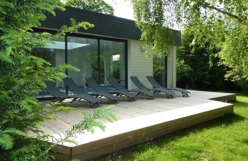 Clohars-Carnoet Villa | Breton style villa set in a large garden, indoor heated pool (28°), jacuzzi (37°), sauna