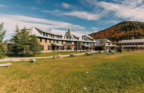 Bretton Woods Hotel | Bretton Woods Hiker Haven! Free Breakfast, Gear Library, Trailhead Shuttle