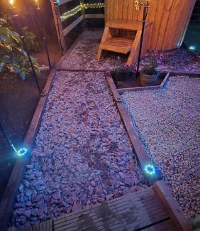 Milton Malsor House | Brewers Bolt Cozy Unique Shepherds Hut - Hot Tub!