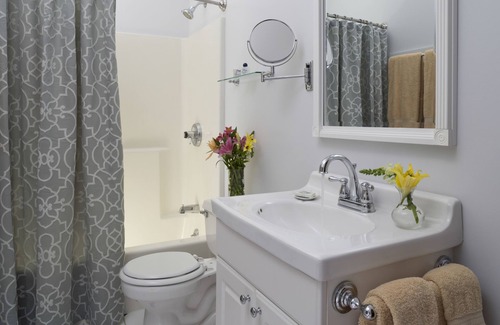 Freeport Bed & Breakfast | Brewster House Bed & Breakfast