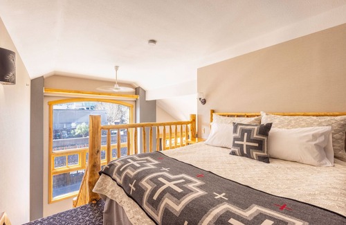 Banff Hotel | Brewster Mountain Lodge