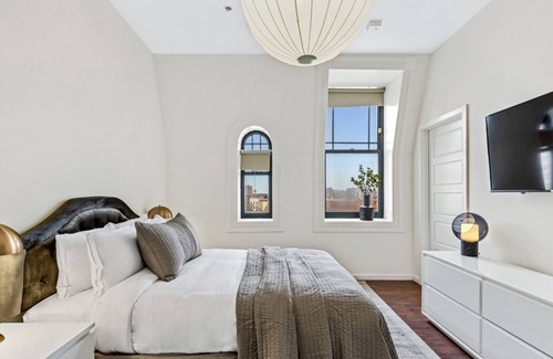 Downtown Baltimore Hotel | Brexton Hotel | Touchless Stunning Studio