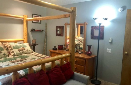 Brian Head Apartment | Brian Head Village Escape 4/3 with Ski Slope Views