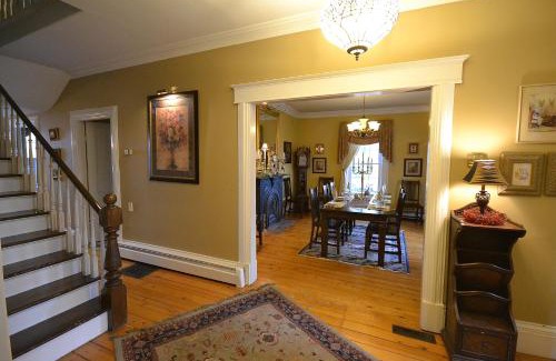 Elmsdale Bed & Breakfast | Briarwood Bed & Breakfast
