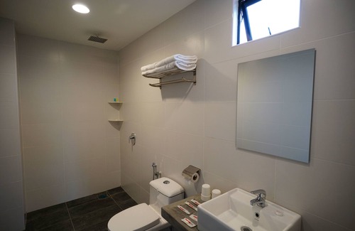 Taman Istana Hotel | Brick Box Hotel