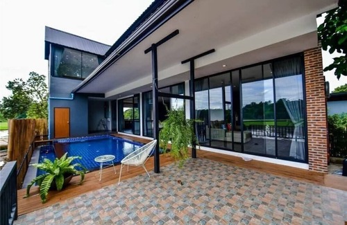 Doi Saket Villa | Brick Box Pool Villa & Café