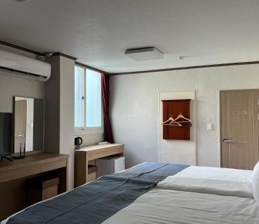 Yeon-dong House | Bricks Stay Jeju City & Aiport