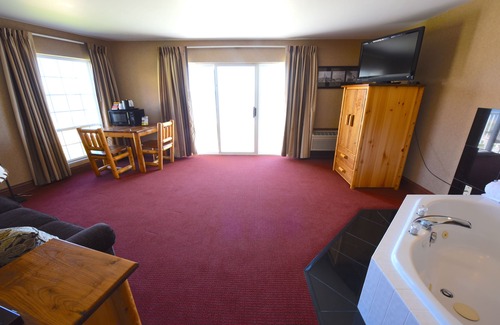 Mackinaw City Hotel | Bridge Vista Beach - Hotel & Convention Center