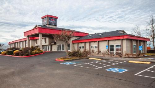 Wilkes East Hotel | Bridgeway Inn & Suites - Portland Airport