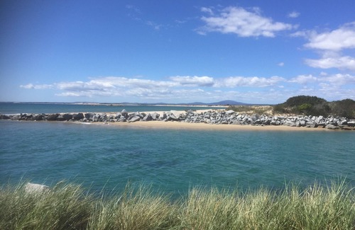 Bridport Apartment | Bridport Old Pier 2 bedroom apartments 1-3. Full kitchen Pet friendly on request