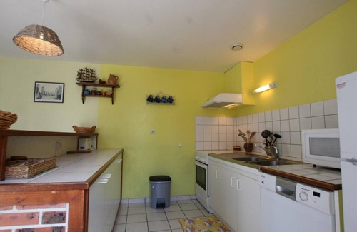 Saint-Sauveur-la-Pommeraye Cottage | Bright lodging 3 bedrooms, pets allowed, near Granville