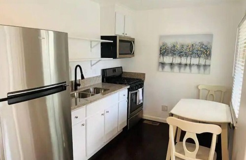 Castro Valley Apartment | Bright 1 BR w/AC, Free Parking, Washr/Dryr