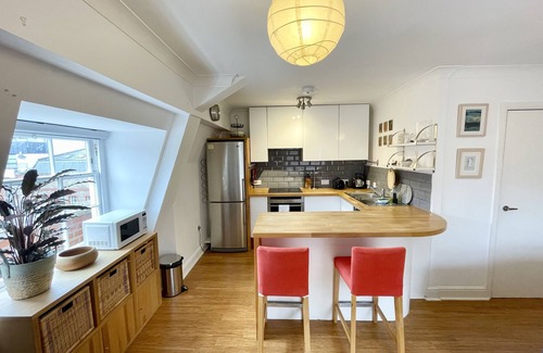Bristol City Centre Apartment | Bright 1 Double bed Apartment Near Cabot Circus