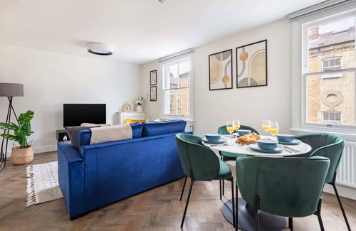 St Luke's Apartment | Bright 1BR Near Museum of London