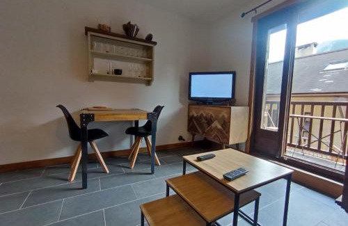 Monetier-les-Bains Apartment | Bright 30 M With Balcony Center Villa