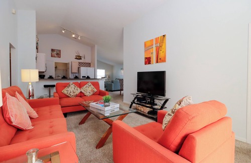 Westbury House | Bright 4-Bed Villa Near Disney | South-Facing Pool & Fun Game Room