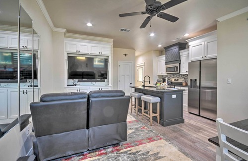 Amarillo House | Bright Amarillo Townhome Near Parks & Town!