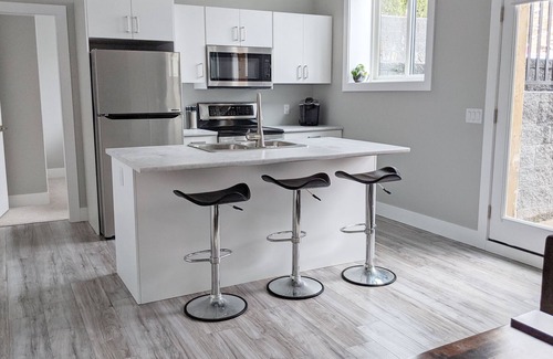 Black Mountain Apartment | Bright and Airy 1 Bedroom Suite