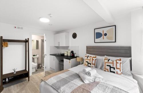 Perivale Apartment | Bright and Cozy Studio Flat for a Relaxing Stay