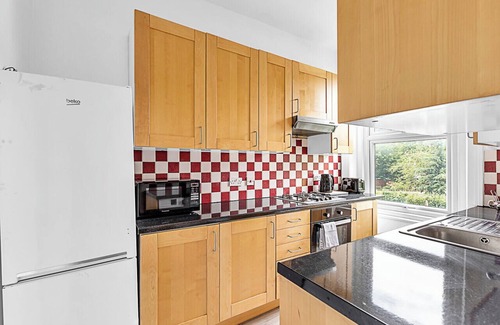 Southfield Apartment | Bright and Newly Furnished Acton Apartment
