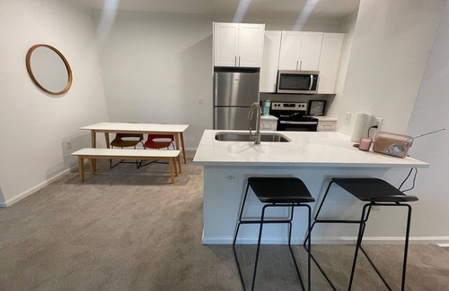Austin Apartment | Bright and quiet South Austin 1-bedroom condo with tranquil porch, WiFi