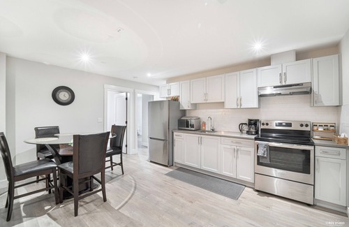 Coquitlam House | Bright and Spacious 2 Bedroom Suite in a New House