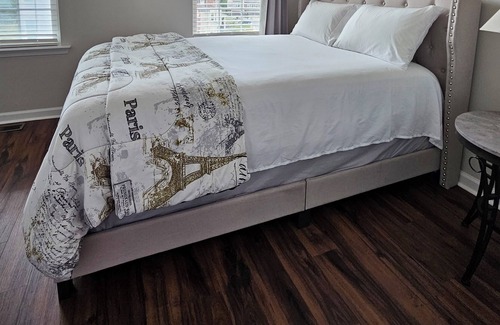 Stafford House | Bright and Spacious Townhome, Great for Families & Professionals