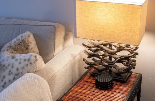 St. Bernard Apartment | Bright and stylish 2- Bdroom in quiet neighborhood