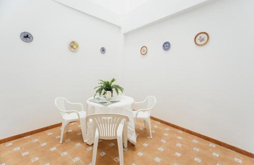 Encarnacion-Regina Apartment | Bright and Wide 1Bd 2Bth- José Gestoso