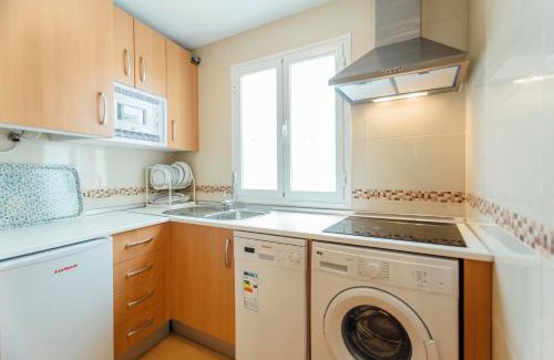 Encarnacion-Regina Apartment | Bright and Wide 1Bd 2Bth- José Gestoso