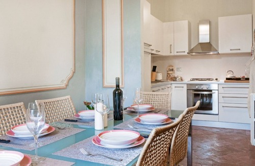 Lucca Historical Center Apartment | Bright apartment in medieval palace between Guinigi tower and the tower hours.