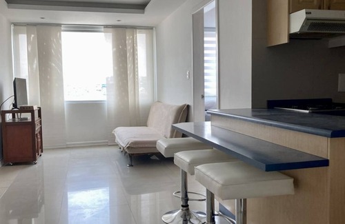 Quito Apartment | Bright apartment next to Rio Centro shopping mall