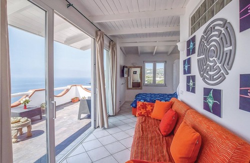 Sant'Angelo House | Bright apartment on the 1st floor of a small two-family house overlooking the sea and a few steps fr