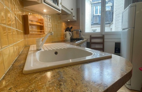 Parc-de-Montsouris Apartment | Bright Apartment with Balcony - Paris 14th, Alésia