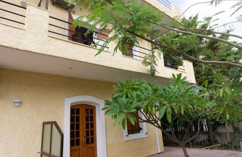 Agios Dimitrios Apartment | Bright apartment with balcony close to the beach #4