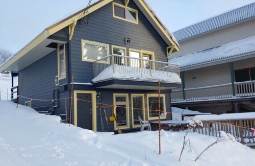 Silver Star Mountain House | Bright Basement Suite Great Location on Hill.