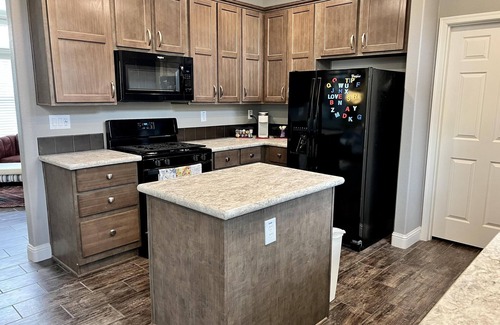 North Central House | Bright & Beautiful Rose Bowl Retreat