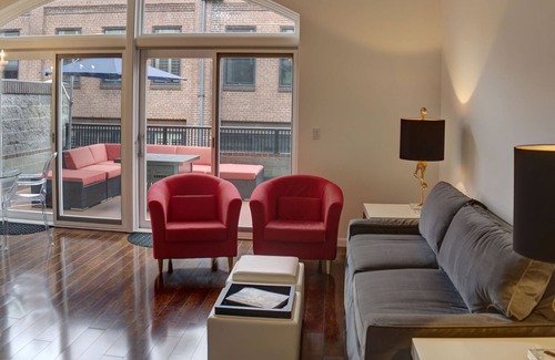 Pearl District Condo | Bright, Calm Contemporary Loft - Prime Pearl Loc.: restaurants, boutiques & more